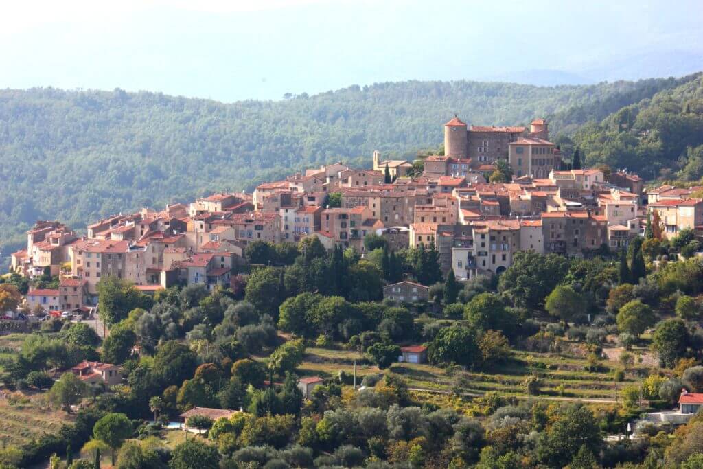 bagnols en foret village cote d'azur