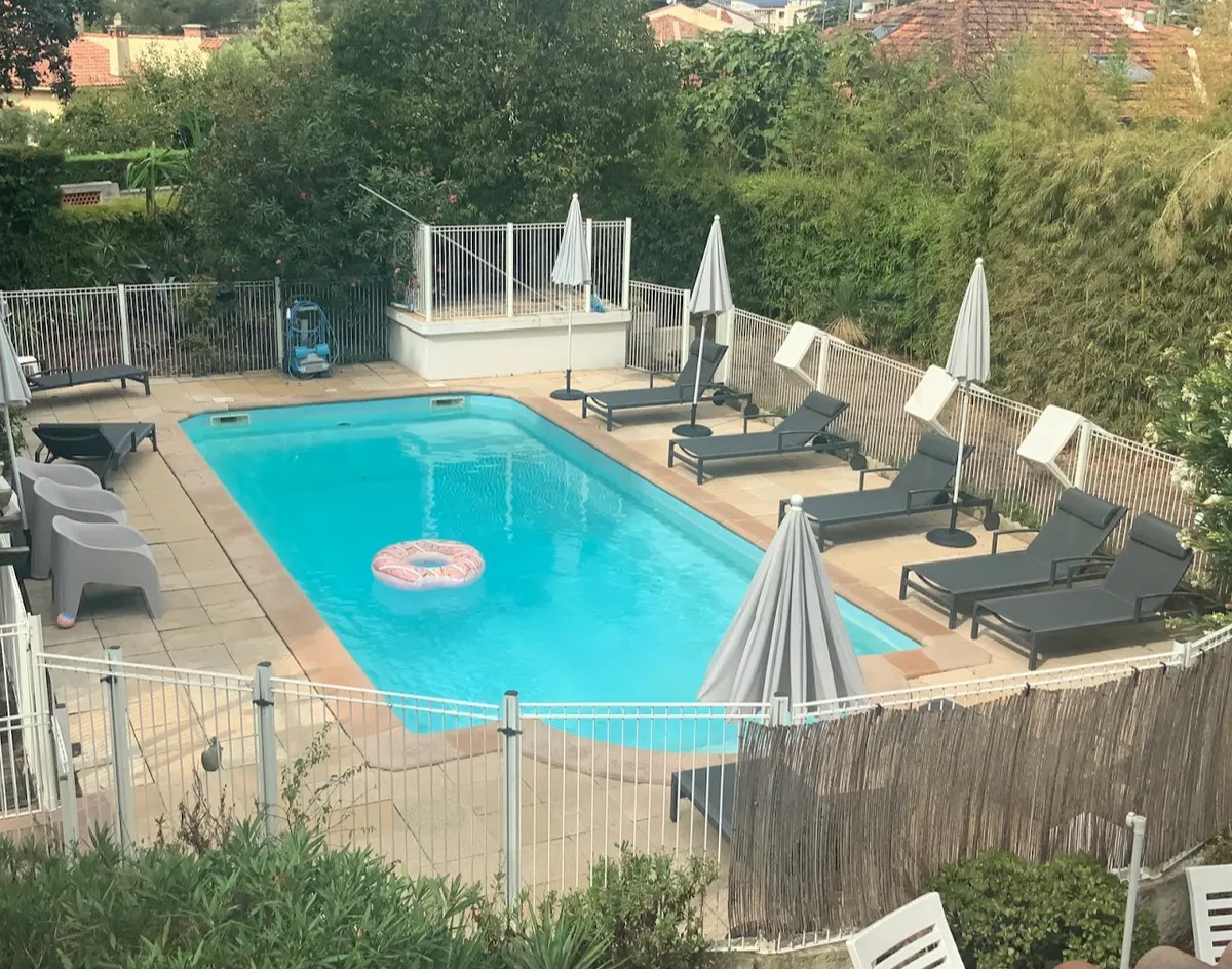 EN ETE PROFITEZ DE <strong>LA PISCINE